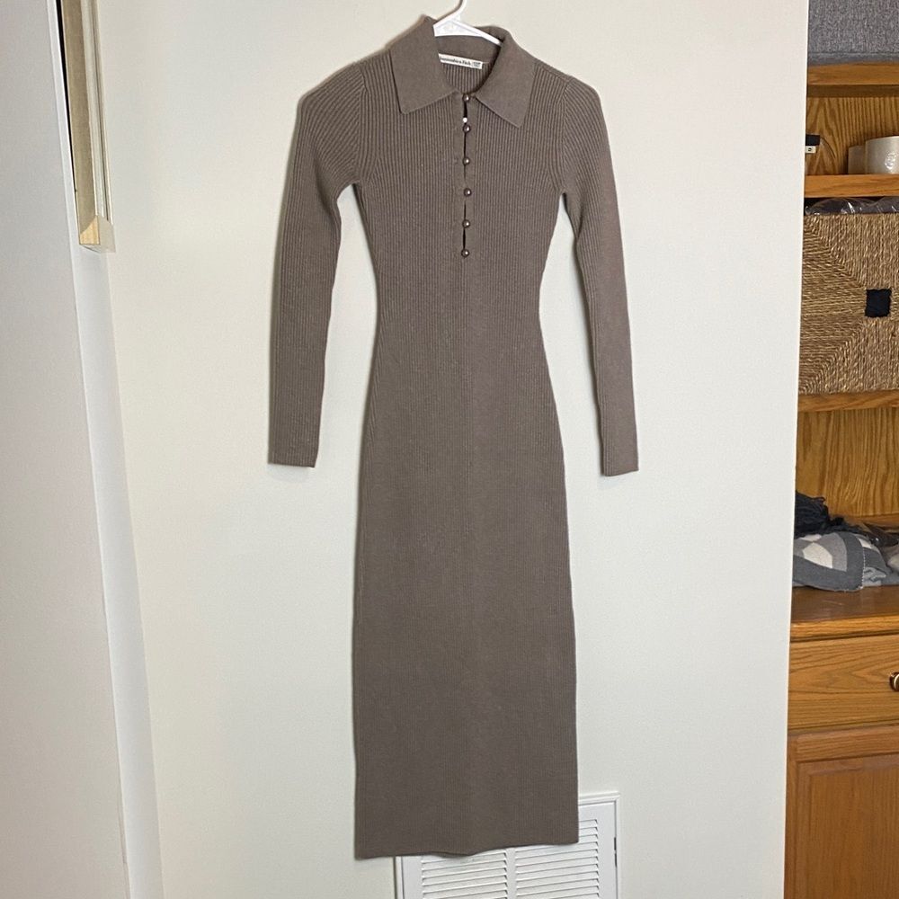 Abercrombie & Fitch long-sleeve collared midi sweater dress - Picture 6 of 13